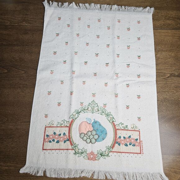 Vtg KITCHEN TOWEL Fruit PRINT CANNON Grandma Core Cottage Core Pear Grape Apple - Picture 1 of 7